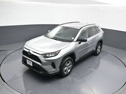 Certified 2022 Toyota RAV4 LE AWD/4WD image 33