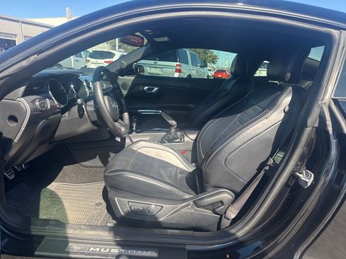 Used 2017 Ford Mustang GT Premium w/ GT Performance Package image 10