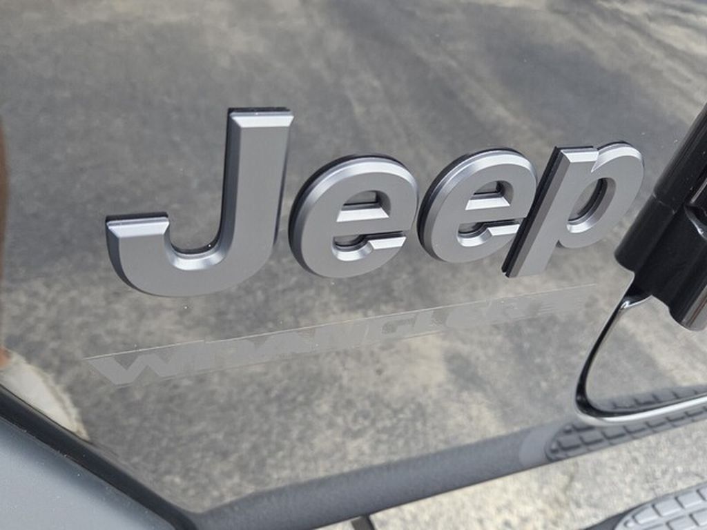 Used 2026 Jeep Wrangler Sport AWD/4WD image 17