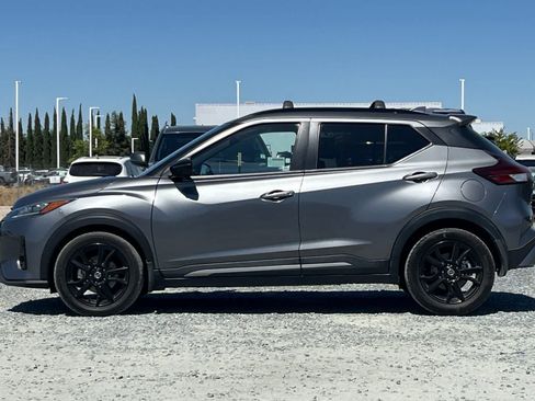 Used 2021 Nissan Kicks SR w/ Interior Electronics Package FWD image 6