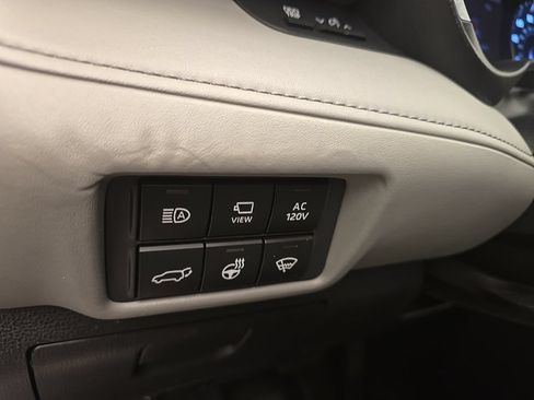 Used 2021 Toyota Highlander Limited AWD/4WD image 21