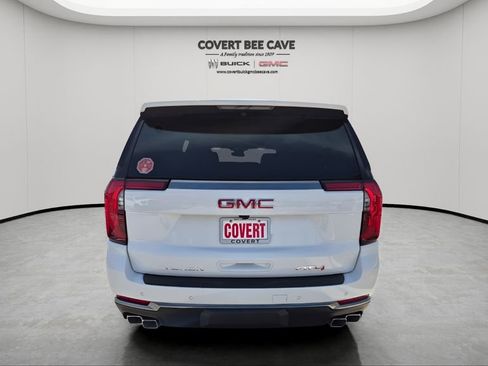 New 2026 GMC Yukon XL AT4 image 8