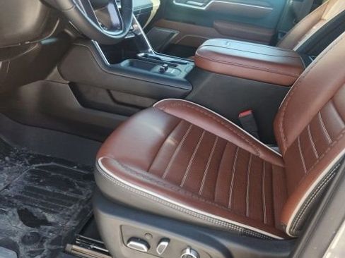 Used 2025 GMC Sierra 2500 Denali Ultimate image 5