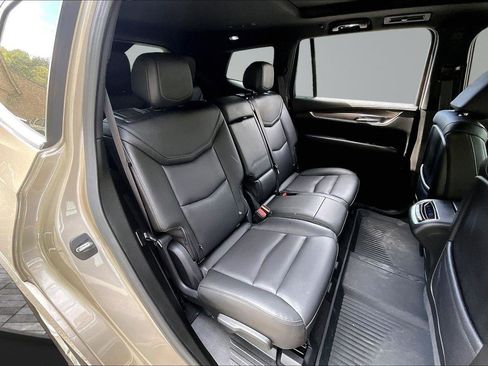 Used 2023 Cadillac XT6 Luxury FWD image 28