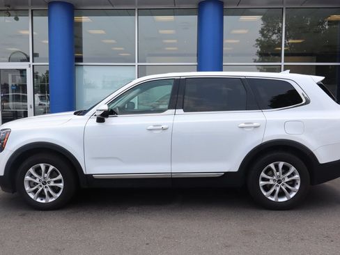 Used 2020 Kia Telluride LX FWD image 2