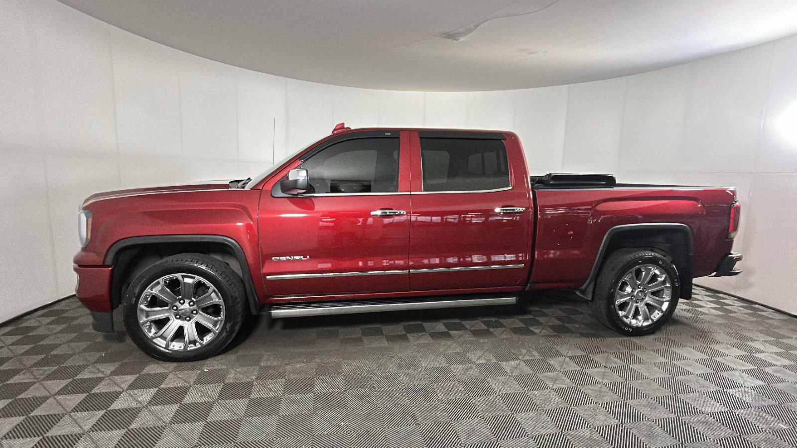 Used 2018 GMC Sierra 1500 Denali w/ Denali Ultimate Package AWD/4WD image 7