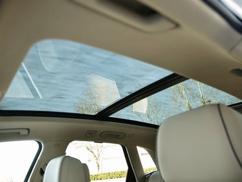 Used 2025 Audi Q5 2.0T Premium Plus w/ Premium Plus Package image 19