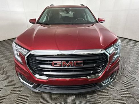 Used 2023 GMC Terrain SLE w/ Driver Convenience Package FWD image 7
