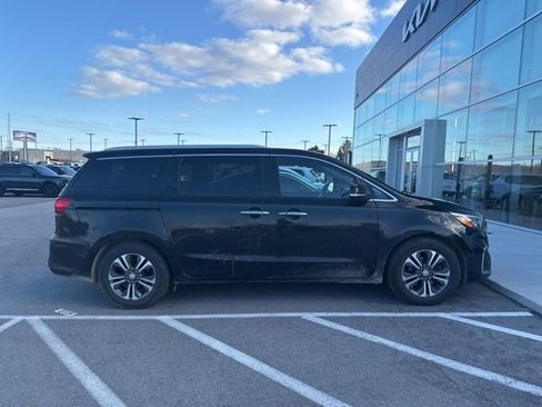 Used 2019 Kia Sedona SX image 2