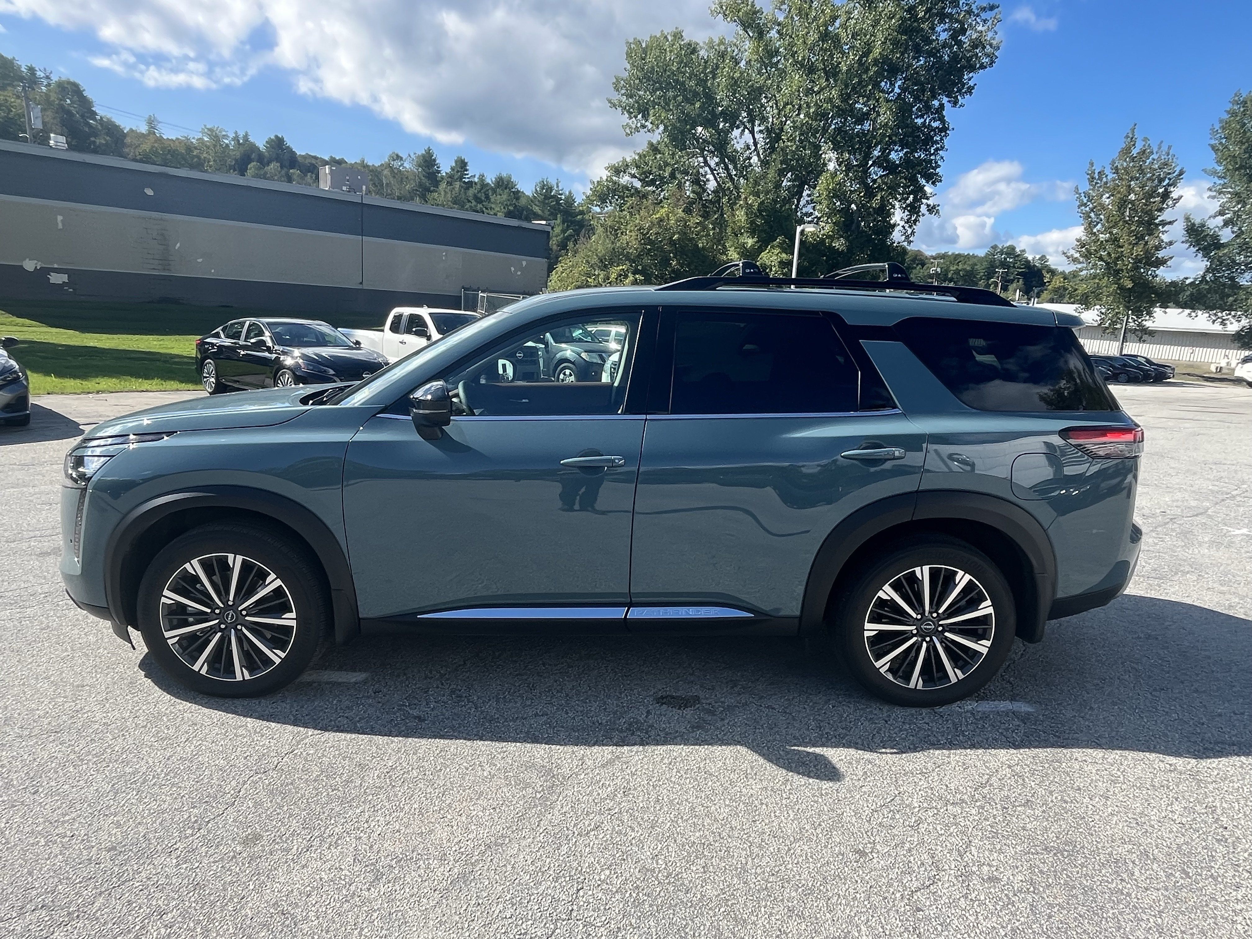 New 2026 Nissan Pathfinder Platinum AWD/4WD image 4