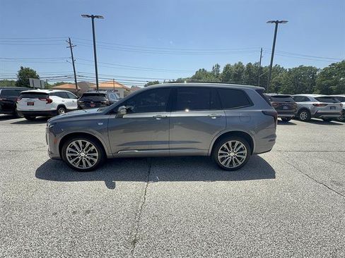 Used 2021 Cadillac XT6 Sport AWD/4WD image 2