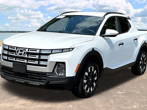 Used 2025 Hyundai Santa Cruz SEL FWD image 4