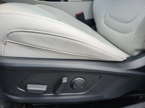 Used 2025 Hyundai Tucson SEL FWD image 14