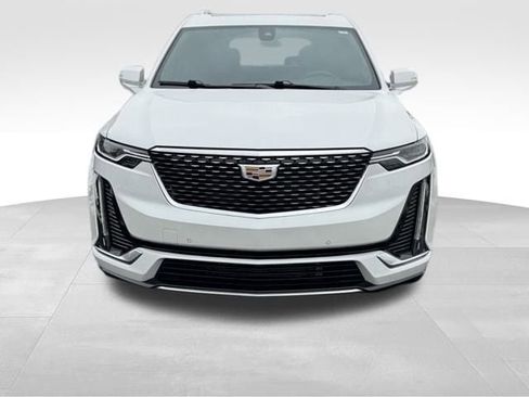 Used 2022 Cadillac XT6 Premium Luxury image 8