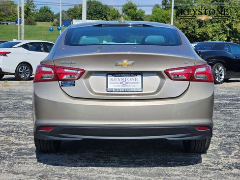 Used 2022 Chevrolet Malibu LT image 6