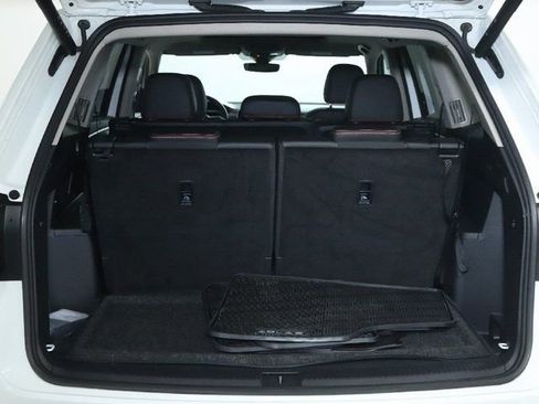 Used 2025 Volkswagen Atlas Peak Edition SE image 33