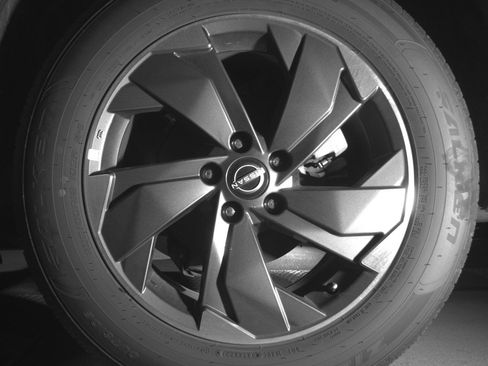 Used 2025 Nissan Rogue SV image 14