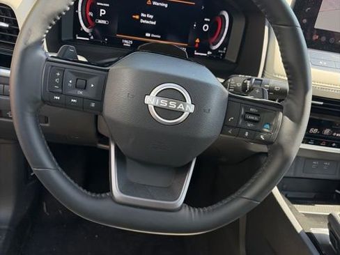 Used 2025 Nissan Rogue SL w/ Tech Package AWD/4WD image 16