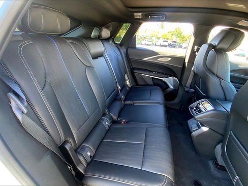 New 2026 Cadillac Lyriq V image 31