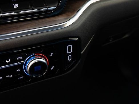 Used 2022 GMC Sierra 1500 SLT image 28