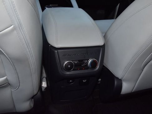 Certified 2025 Ford Explorer Platinum w/ Ultimate Package image 20