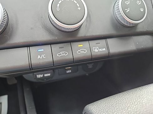 Used 2025 Hyundai Elantra SE FWD image 50