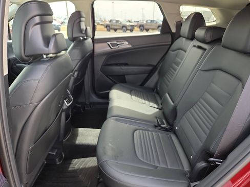 Used 2025 Kia Sportage SX image 10
