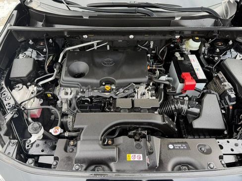 Used 2019 Toyota RAV4 XLE Premium image 16