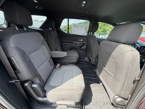 Used 2023 Chevrolet Traverse LT w/ LPO, Floor Liner Package AWD/4WD image 37