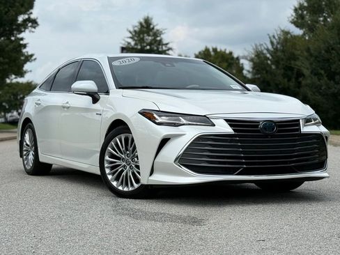 Used 2020 Toyota Avalon Limited w/ Advanced Safety Package FWD image 2