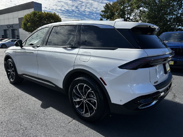 Certified 2024 Lincoln Nautilus Premier AWD/4WD image 7