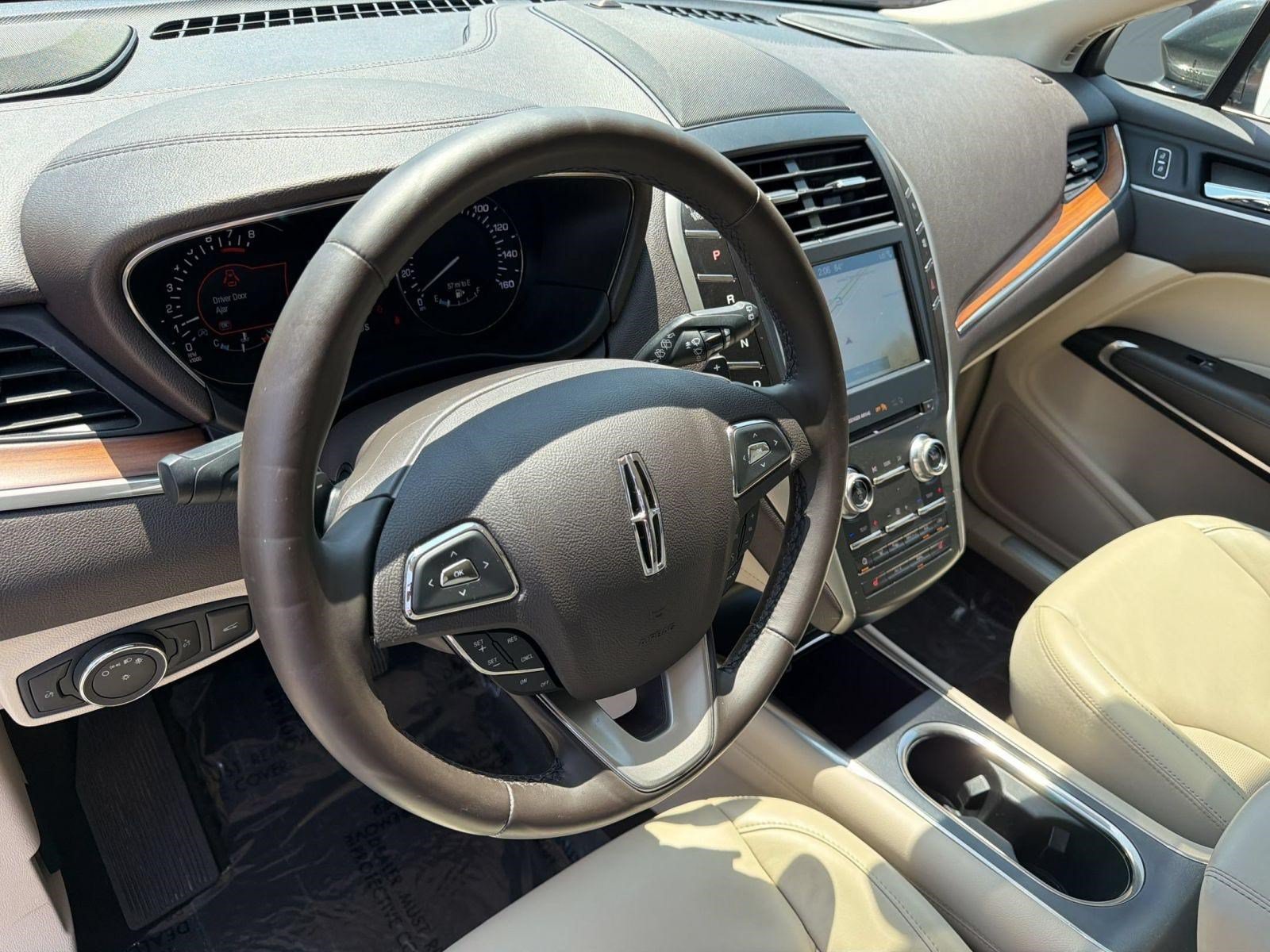 Used 2019 Lincoln MKC Select w/ Select Plus Package FWD image 4