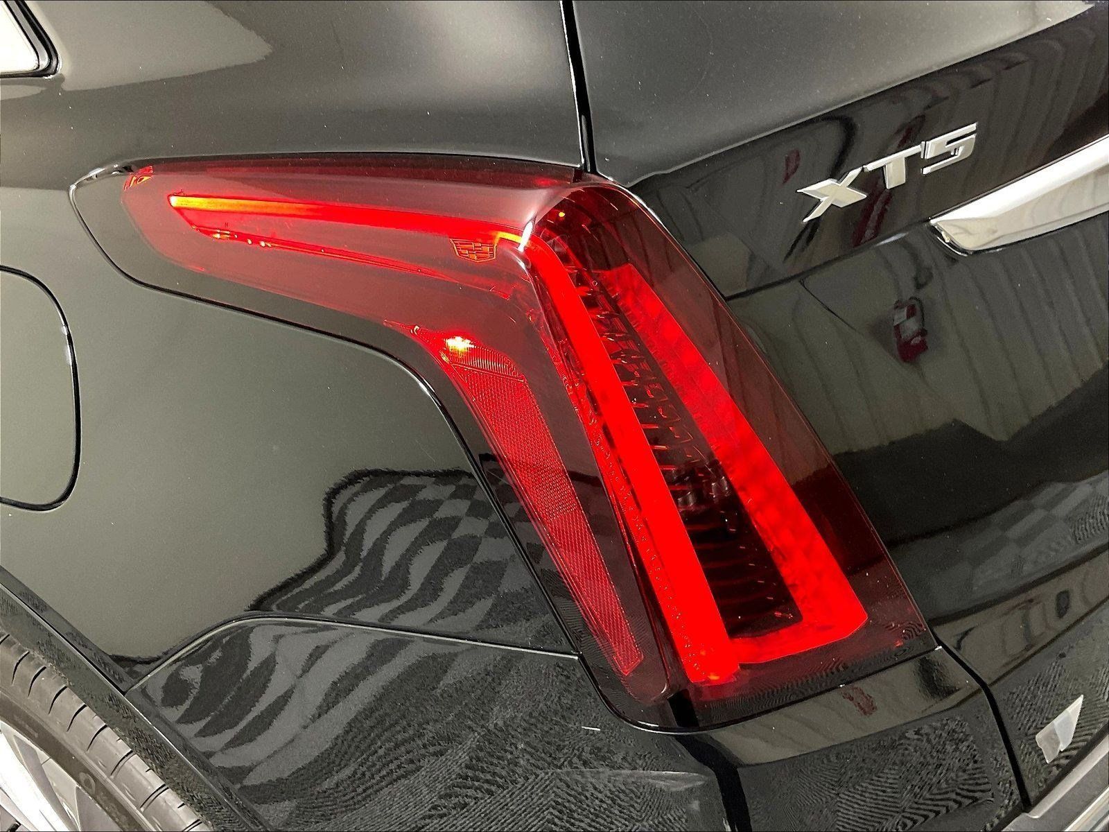 Certified 2024 Cadillac XT5 Premium Luxury FWD image 23