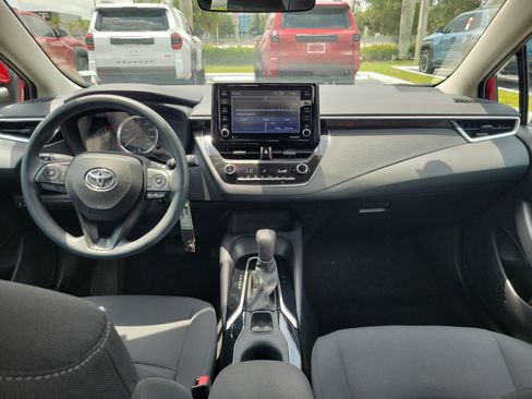 Used 2022 Toyota Corolla LE FWD image 16