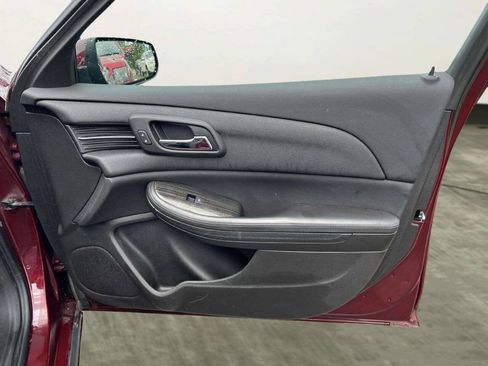 Used 2016 Chevrolet Malibu LT w/ Power Convenience Package FWD image 2