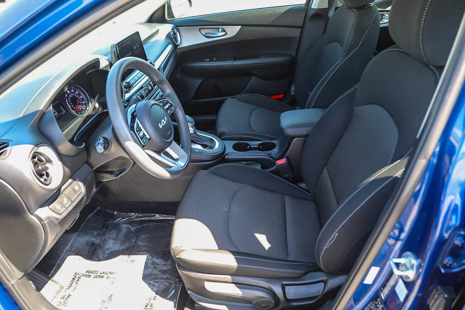 Used 2023 Kia Forte LXS w/ LXS Technology Package FWD image 17