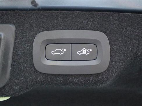 Used 2017 Volvo S90 T6 Inscription image 31