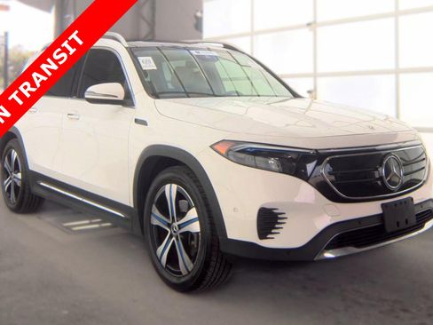 Used 2022 Mercedes-Benz EQB 300 4MATIC w/ Exclusive Package image 5