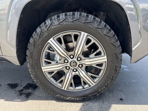 Used 2022 Toyota Tundra Capstone AWD/4WD image 9