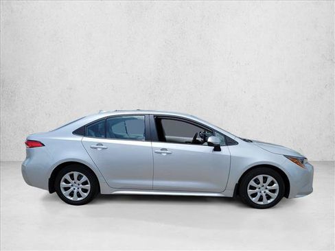 Used 2024 Toyota Corolla LE FWD image 4