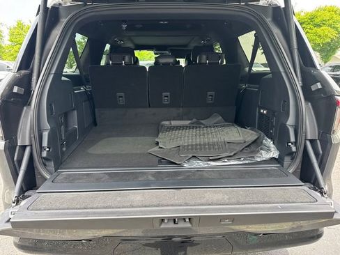 New 2025 Lincoln Navigator L Black Label AWD/4WD image 19