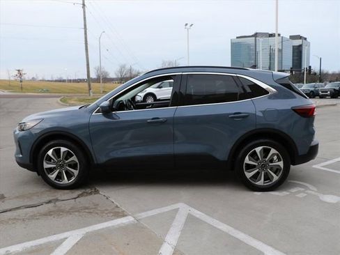 Used 2024 Ford Escape Platinum image 3