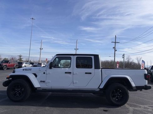 Used 2021 Jeep Gladiator Willys image 4