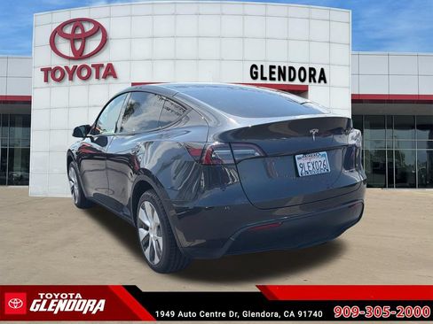 Used 2024 Tesla Model Y Long Range AWD/4WD image 8