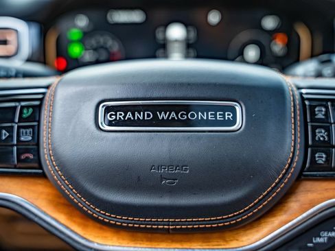 Used 2023 Jeep Grand Wagoneer Series III AWD/4WD image 22