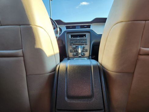 Used 2014 Ford Mustang Premium image 13