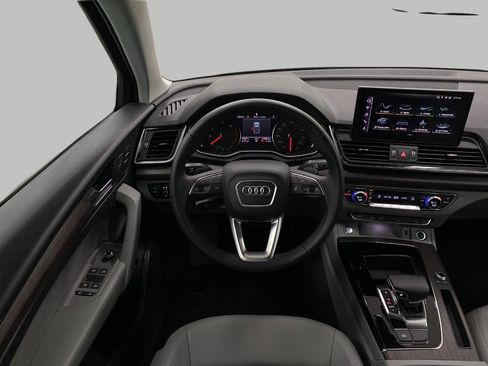 Used 2023 Audi Q5 2.0T Premium w/ Convenience Package image 13