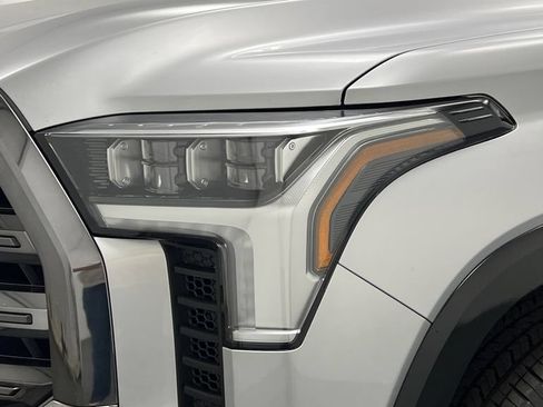Used 2023 Toyota Tundra Platinum AWD/4WD image 22