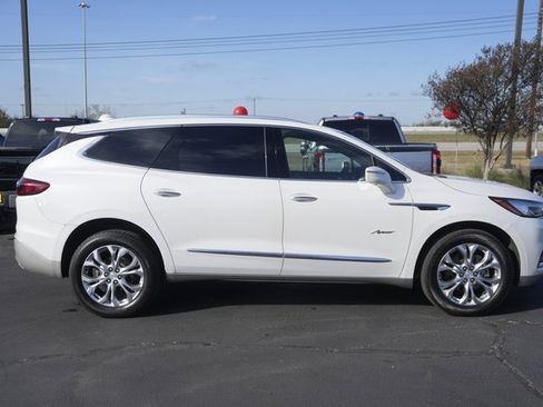 Used 2018 Buick Enclave Avenir w/ Avenir Technology Package image 5
