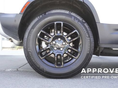Used 2025 Land Rover Defender 110 S AWD/4WD image 32